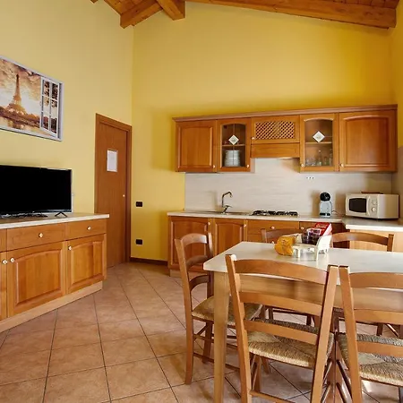 Apartament Parigi *
